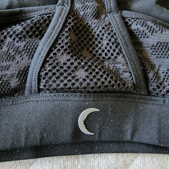 ⭐4/$20 Zyia Black Mesh Sports Bra - Picture 3 of 6